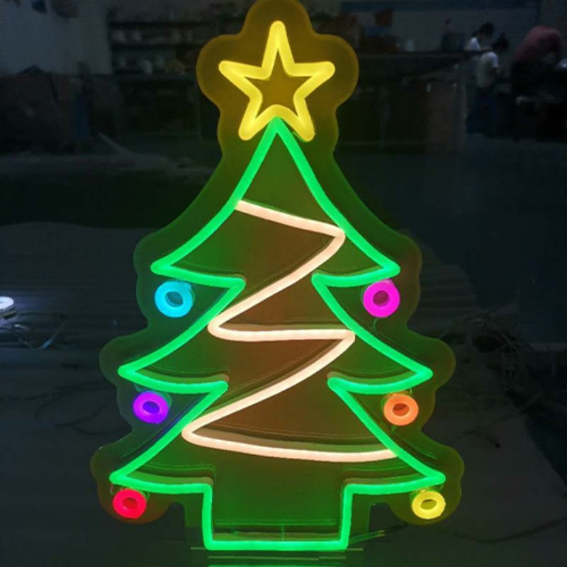 Vánoční strom neonový nápis merry2