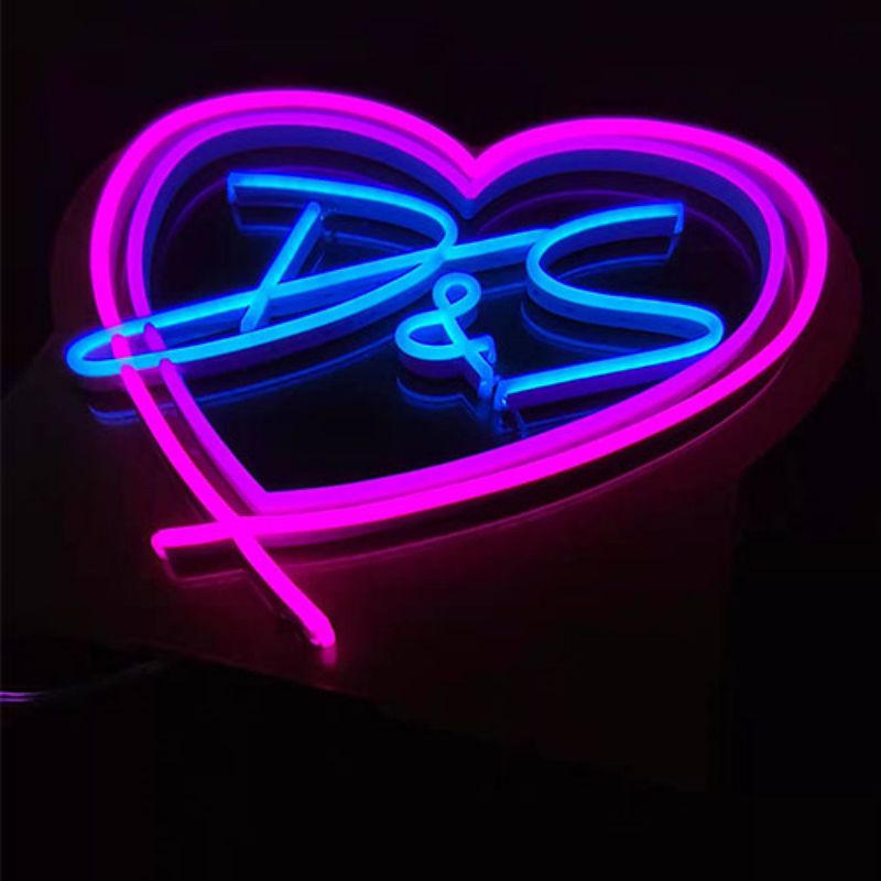 Insegna al neon del nome di amore del cuore wedd4